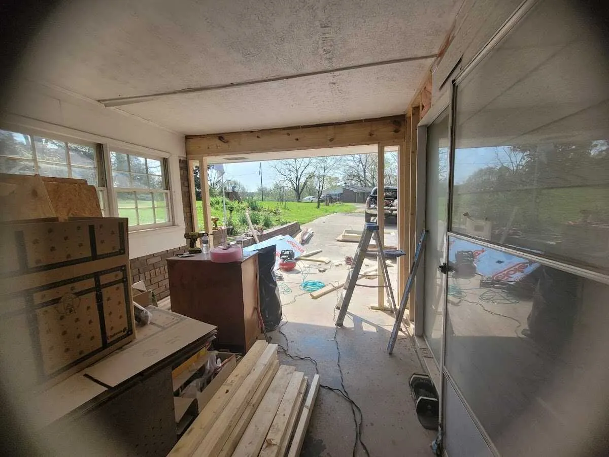 Air movers and dehumidifier for Drying & Dehumidification in Blackfoot